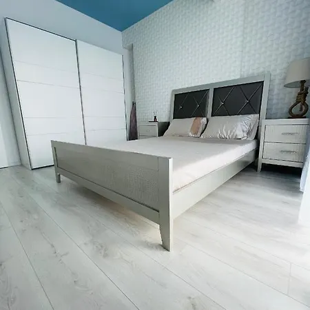Cazare Mamaia Nord! Apartament Pe Plaja !! * ナボダリ