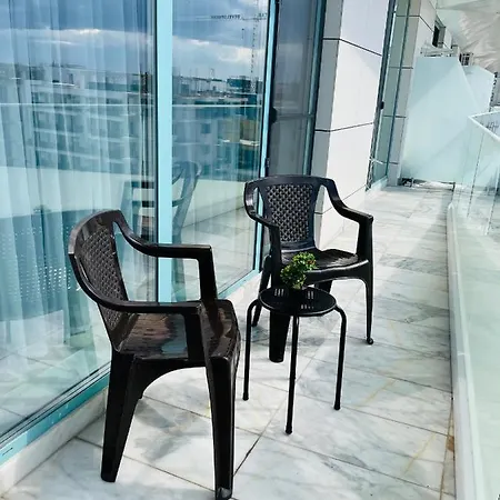 Cazare Mamaia Nord! Apartament Pe Plaja !! アパート ナボダリ