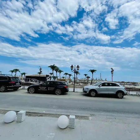 Cazare Mamaia Nord! Apartament Pe Plaja !! ナボダリ