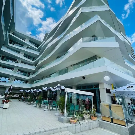 Cazare Mamaia Nord! Apartament Pe Plaja !! ナボダリ